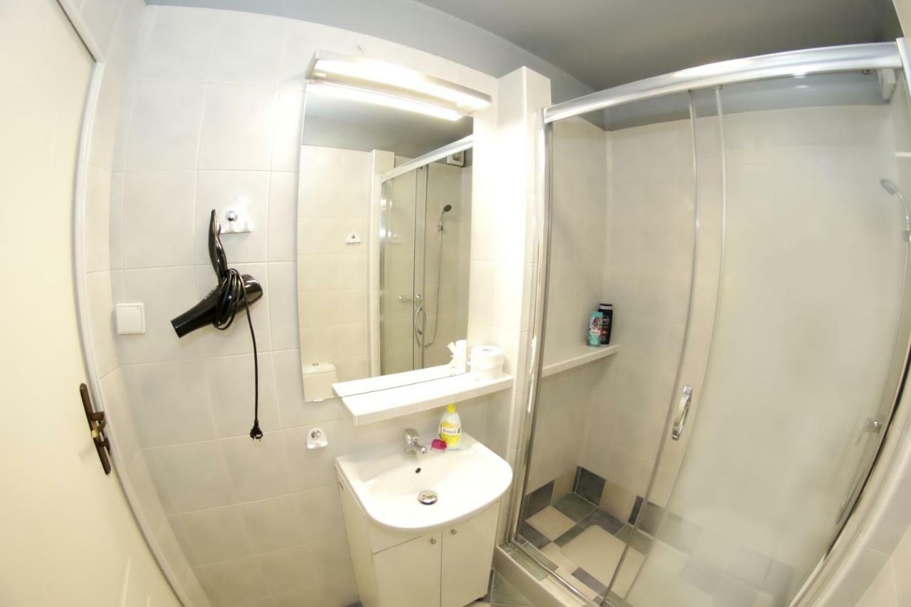 Apartament Na Gdynskiej Apartment Gdansk Bagian luar foto